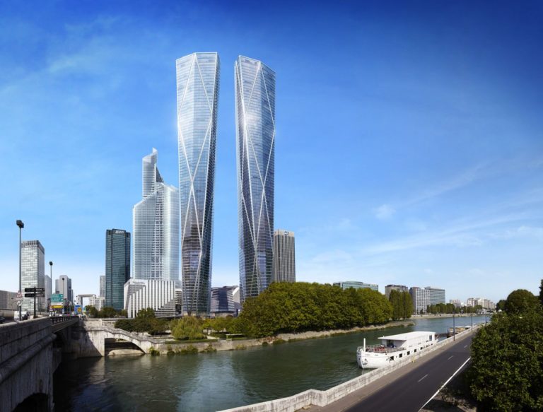 Les tours jumelles de la Défense se préparent