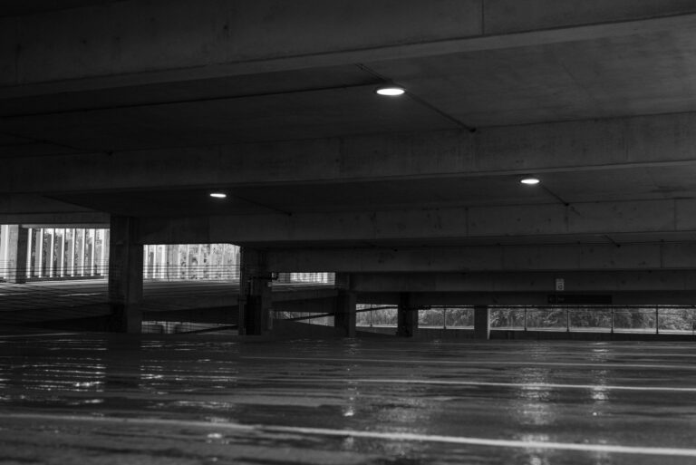 Pourquoi investir dans les parkings couverts ?