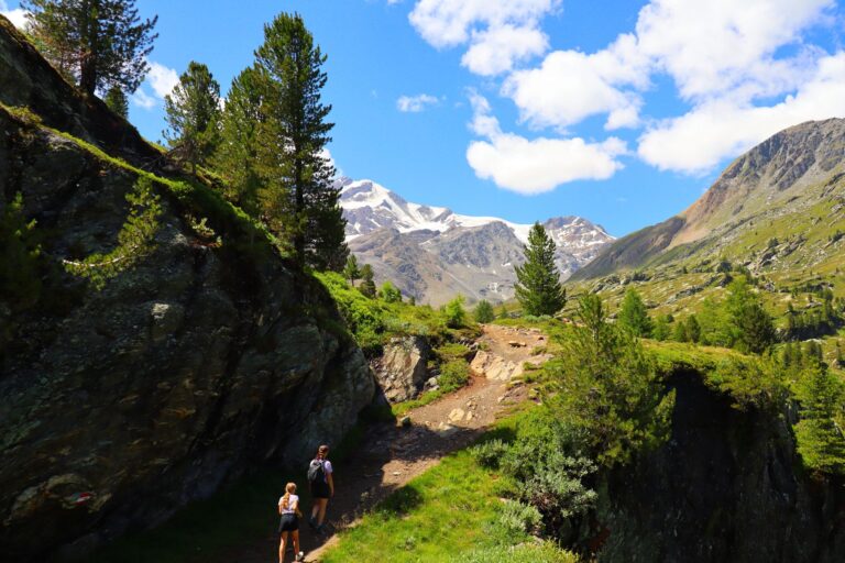 Quelles sont les particularités de la location saisonnière en zone montagneuse ?